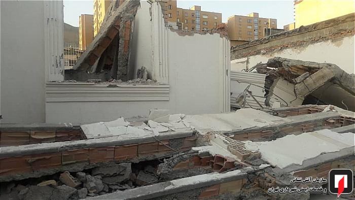 ریزش مرگبار سقف ساختمان در حال تخریب